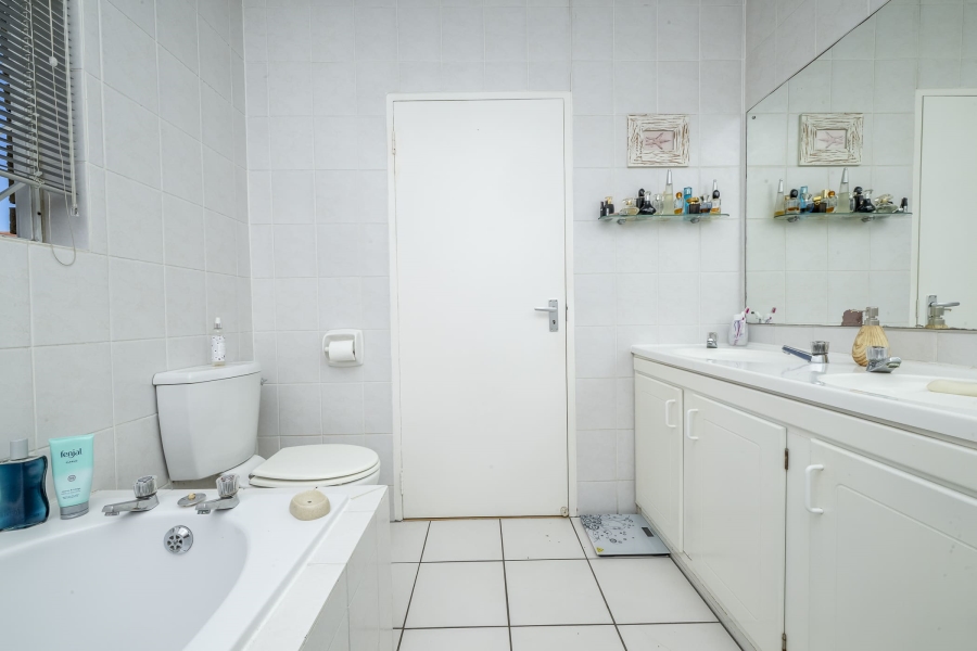 3 Bedroom Property for Sale in Protea Heights Western Cape